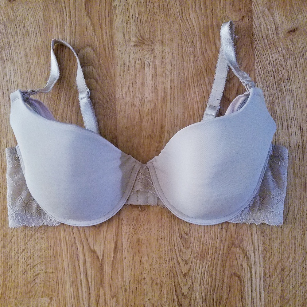 Motherhood intimates  40 C nursing bra
